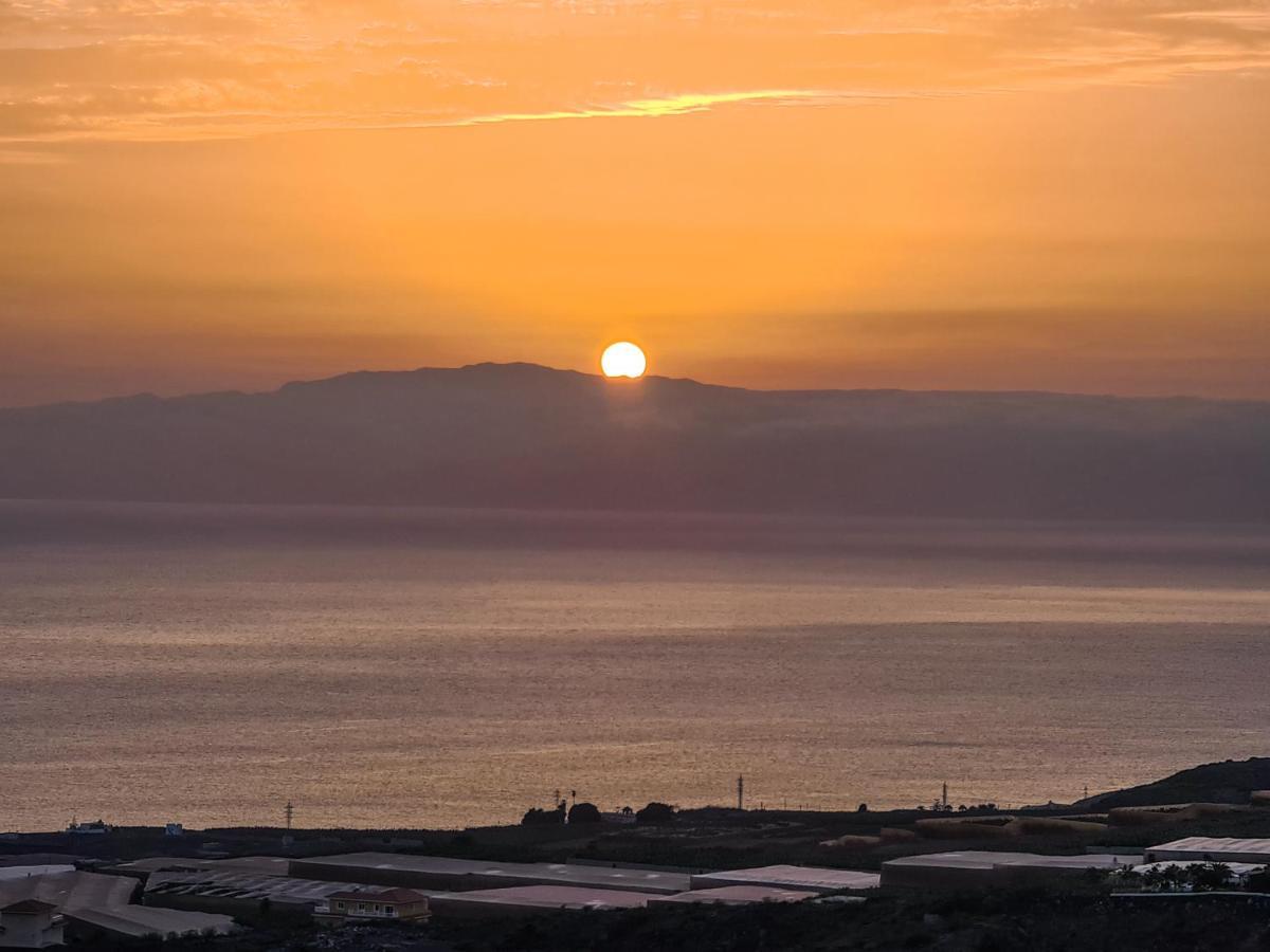 Oceanview Boutique House, 125 Sqm, Parking, Sunset Rooftop Costa Adeje  Bagian luar foto